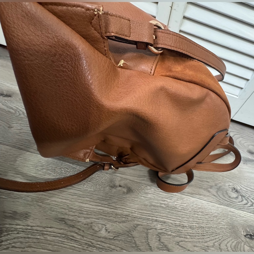 Backpack has few flaws on the side - Picture 8 of 14